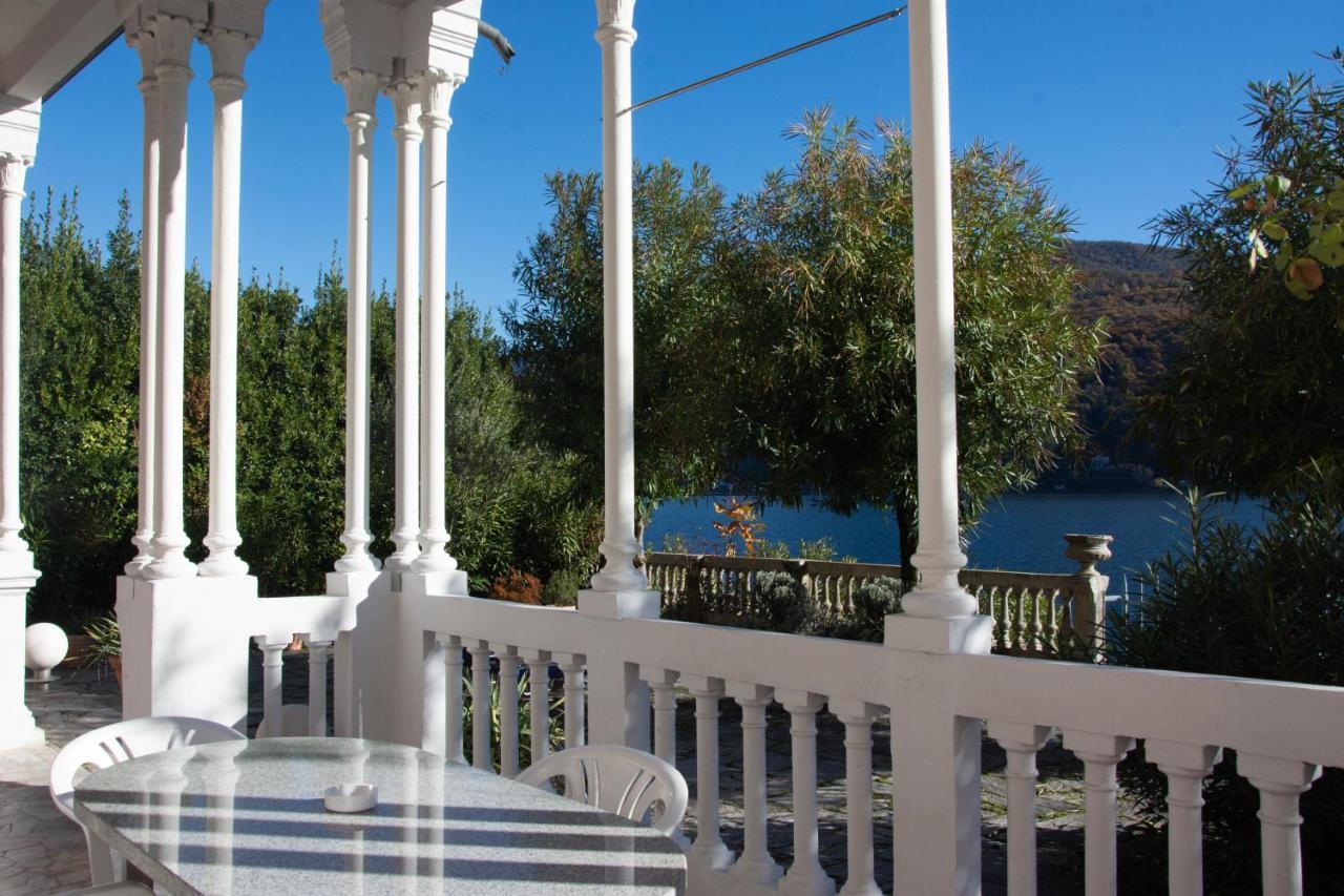 Residence Ville Lago Lugano Porto Ceresio Kültér fotó